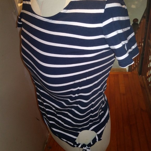 Nautica cotton top Size Small fits Medium - Picture 3 of 4